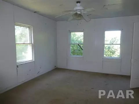 105 S Henry, Eureka, IL 61530 photo 16