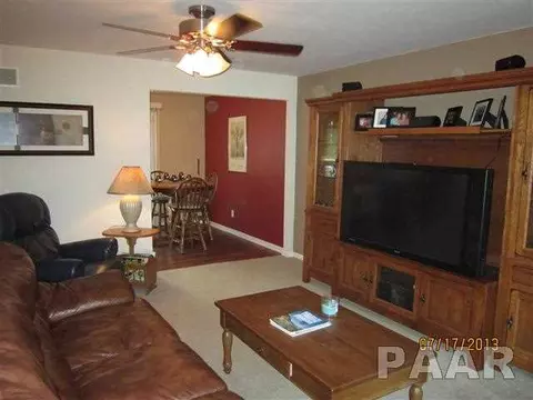 5608 E Captain Rd, Chillicothe, IL 61523 photo 3