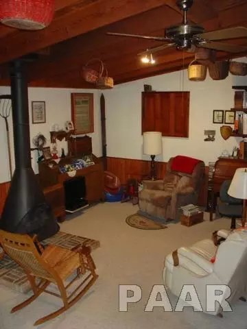 806 S Vennum, Eureka, IL 61530 photo 13
