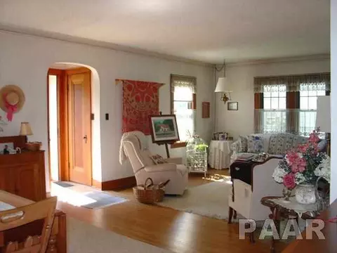 806 S Vennum, Eureka, IL 61530 photo 6