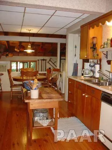 806 S Vennum, Eureka, IL 61530 photo 10