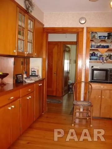 806 S Vennum, Eureka, IL 61530 photo 9