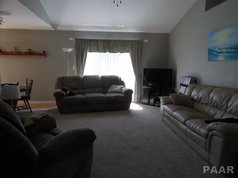 9740 Guinivere, Mapleton, IL 61547 photo 2