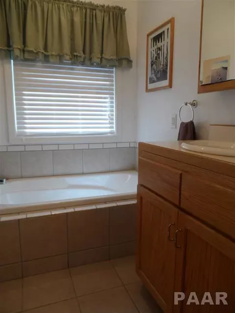 9740 Guinivere, Mapleton, IL 61547 photo 7