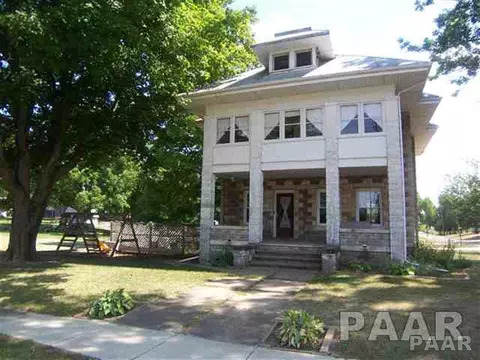 201 E Parkside Dr, Washburn, IL 61570 photo 1