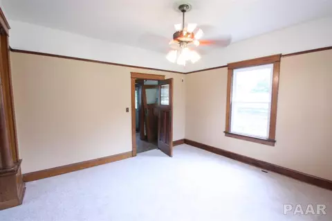201 E Parkside Dr, Washburn, IL 61570 photo 4