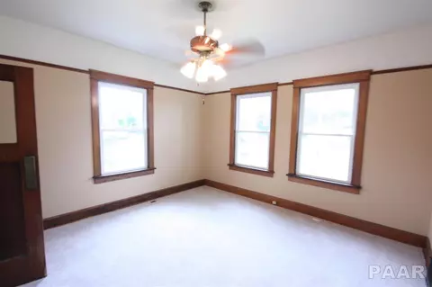 201 E Parkside Dr, Washburn, IL 61570 photo 3