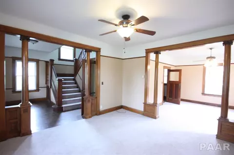 201 E Parkside Dr, Washburn, IL 61570 photo 9