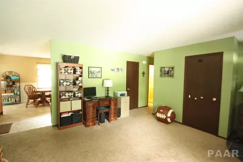 911 Brookshire, Eureka, IL 61530 photo 5