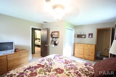 911 Brookshire, Eureka, IL 61530 photo 17