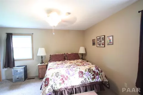 911 Brookshire, Eureka, IL 61530 photo 15