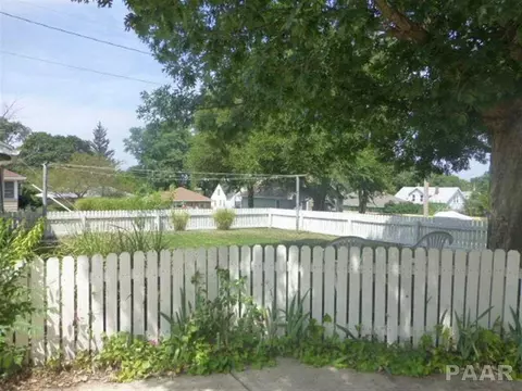 1201 S 7th St, Pekin, IL 61554 photo 15