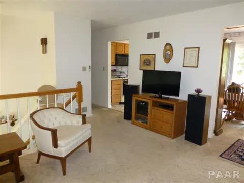5513 E Captain Rd, Chillicothe, IL 61523 photo 3