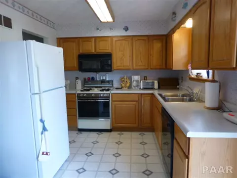 5513 E Captain Rd, Chillicothe, IL 61523 photo 7
