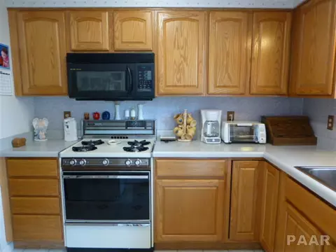 5513 E Captain Rd, Chillicothe, IL 61523 photo 8