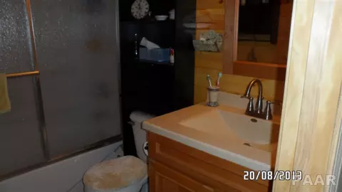 1474 E Locust, Canton, IL 61520 photo 10