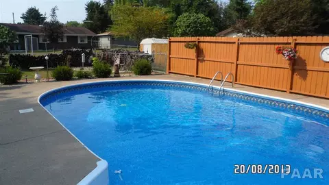 1474 E Locust, Canton, IL 61520 photo 31