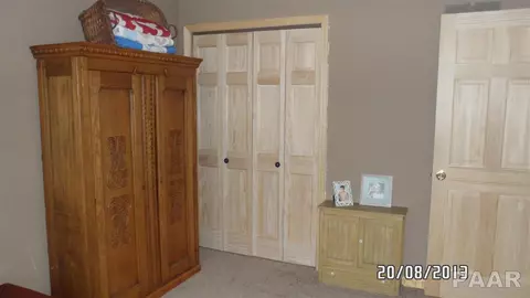 1474 E Locust, Canton, IL 61520 photo 5