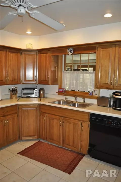 13645 N Lucerne Dr, Dunlap, IL 61525 photo 8