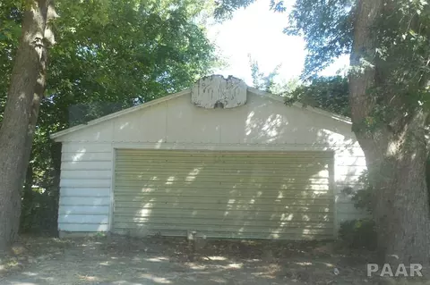 624 Grant St, Chenoa, IL 61726 photo 9