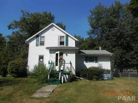 624 Grant St, Chenoa, IL 61726 photo 1