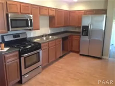 231 Cherry Ln, Washington, IL 61571 photo 2