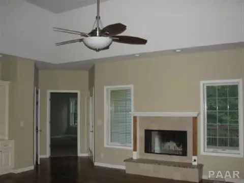 113 Shadow Crk, Washington, IL 61571 photo 5