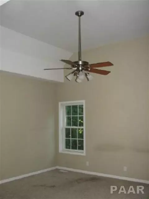 113 Shadow Crk, Washington, IL 61571 photo 12