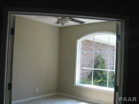 113 Shadow Crk, Washington, IL 61571 photo 6