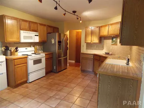 9715 W Dover Ct, Mapleton, IL 61547 photo 10