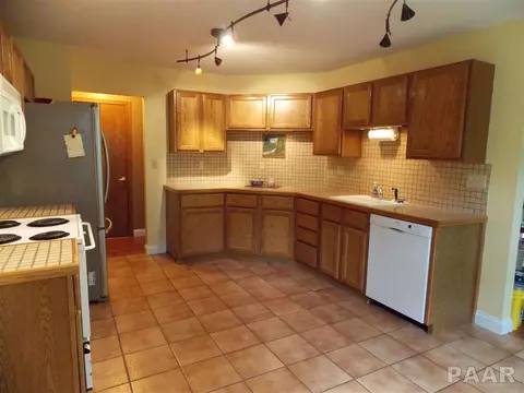 9715 W Dover Ct, Mapleton, IL 61547 photo 11