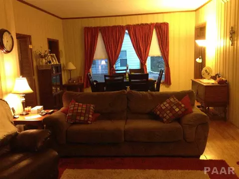 210 E Conover St, Eureka, IL 61530 photo 10