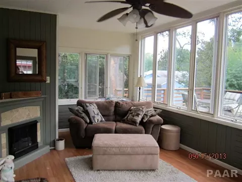 210 E Conover St, Eureka, IL 61530 photo 5