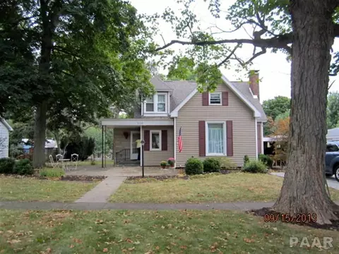 210 E Conover St, Eureka, IL 61530 photo 1