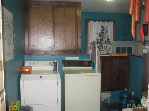 328 S Main, Canton, IL 61520 photo 27