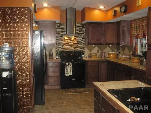 328 S Main, Canton, IL 61520 photo 5