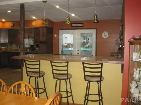 328 S Main, Canton, IL 61520 photo 11