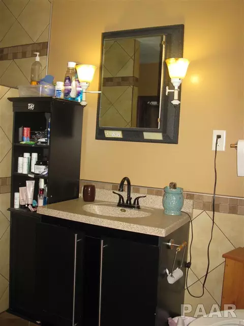 328 S Main, Canton, IL 61520 photo 24