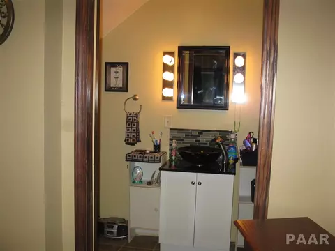328 S Main, Canton, IL 61520 photo 26