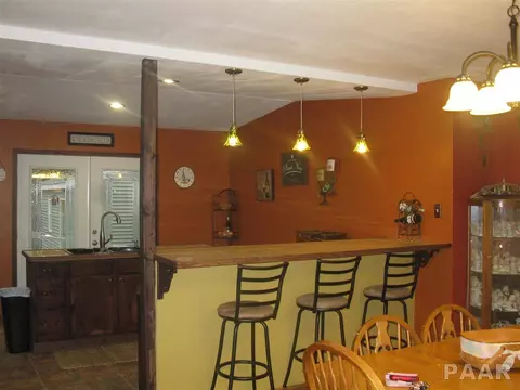328 S Main, Canton, IL 61520 photo 3