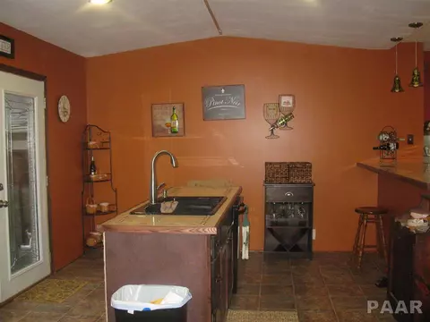 328 S Main, Canton, IL 61520 photo 4