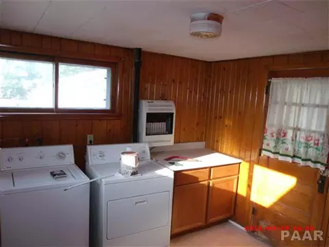 1569 E Chestnut, Canton, IL 61520 photo 7