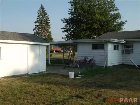 1569 E Chestnut, Canton, IL 61520 photo 5