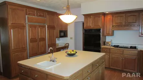 3315 E Cedar Point Dr, Chillicothe, IL 61523 photo 9