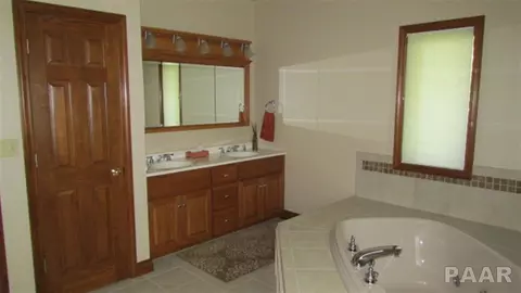 3315 E Cedar Point Dr, Chillicothe, IL 61523 photo 17