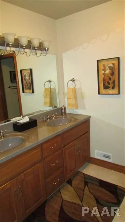 3315 E Cedar Point Dr, Chillicothe, IL 61523 photo 28