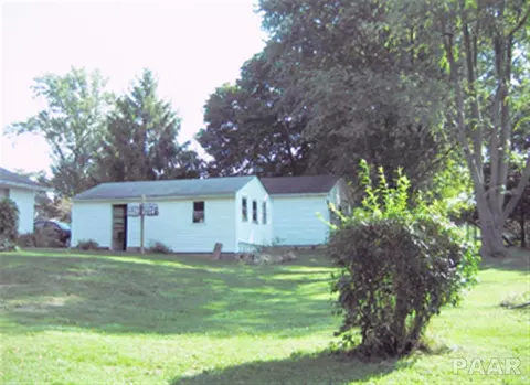 370 W Maple, Smithfield, IL 61477 photo 5