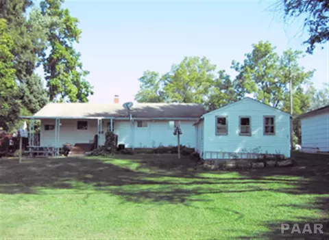 370 W Maple, Smithfield, IL 61477 photo 2
