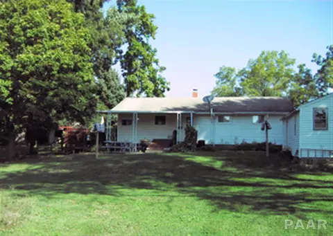 370 W Maple, Smithfield, IL 61477 photo 3