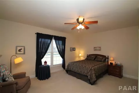 302 Cottingham Ln, Germantown Hills, IL 61548 photo 11